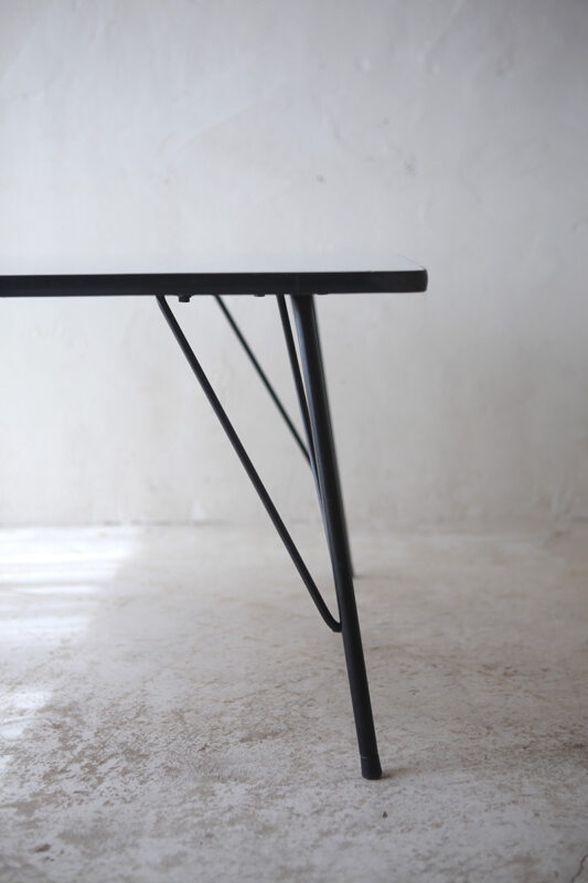 ヴィンテージ家具／オランダのデザイナー Rudolf Wolf（ルドルフ・ウォルフ ）デザインによるダイニングテーブル