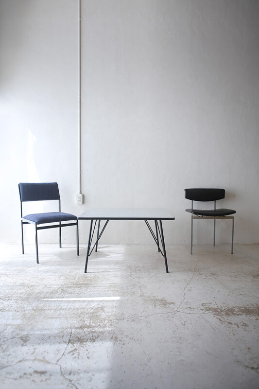 ヴィンテージ家具／オランダのデザイナー Rudolf Wolf（ルドルフ・ウォルフ ）デザインによるダイニングテーブル