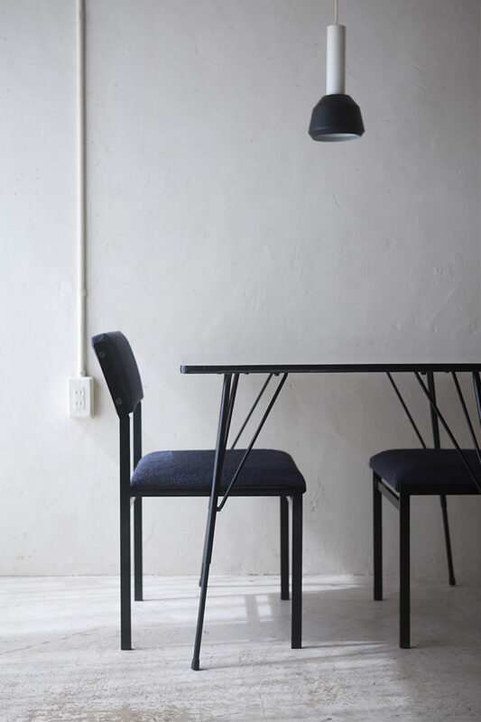 ヴィンテージ家具／オランダのデザイナー Rudolf Wolf（ルドルフ・ウォルフ ）デザインによるダイニングテーブル