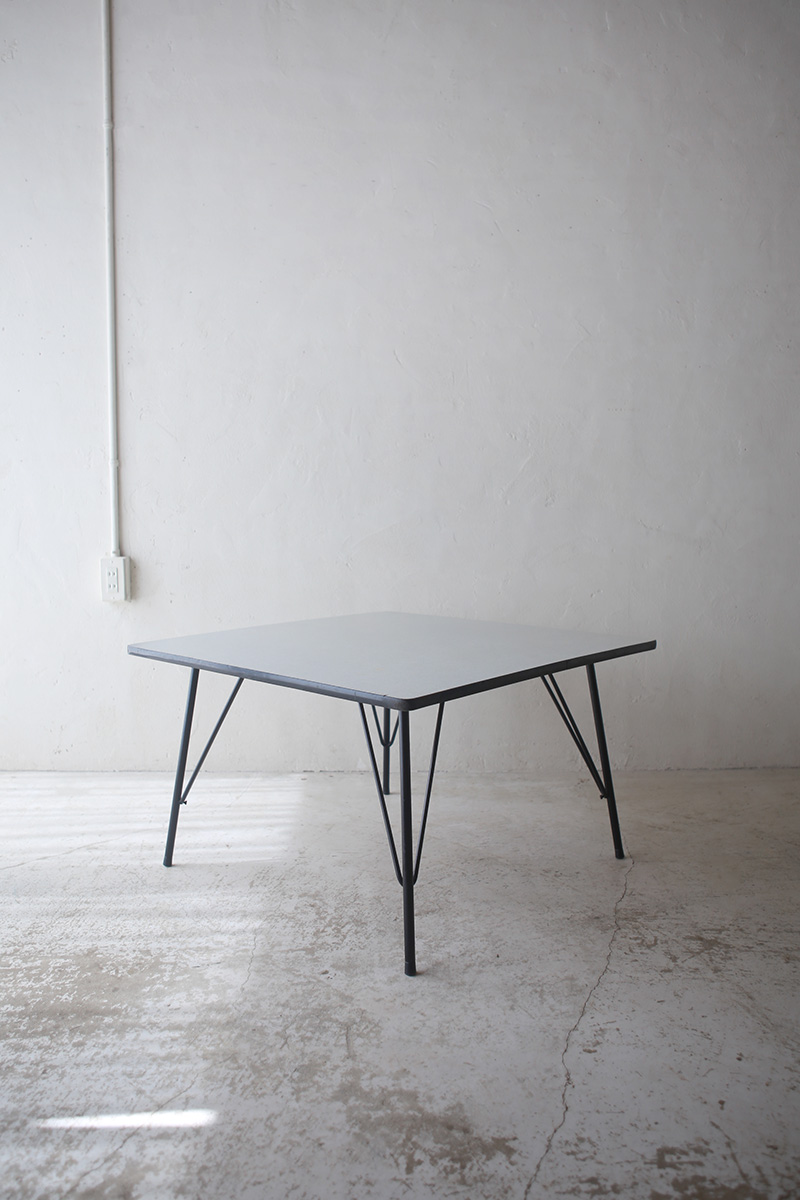 ヴィンテージ家具/オランダのデザイナー Rudolf Wolf(ルドルフ・ウォルフ )デザインによるダイニングテーブル