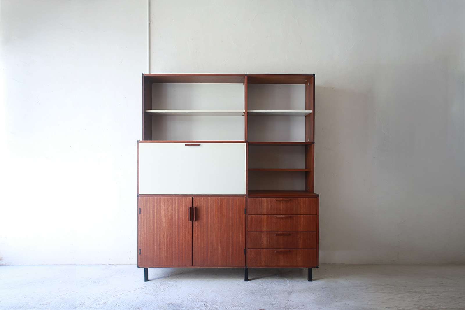 ヴィンテージ家具 オランダ 家具 Cees Braakman(ケース・ブラークマン）デザインによるPastoe社製キャビネット Made to Measure