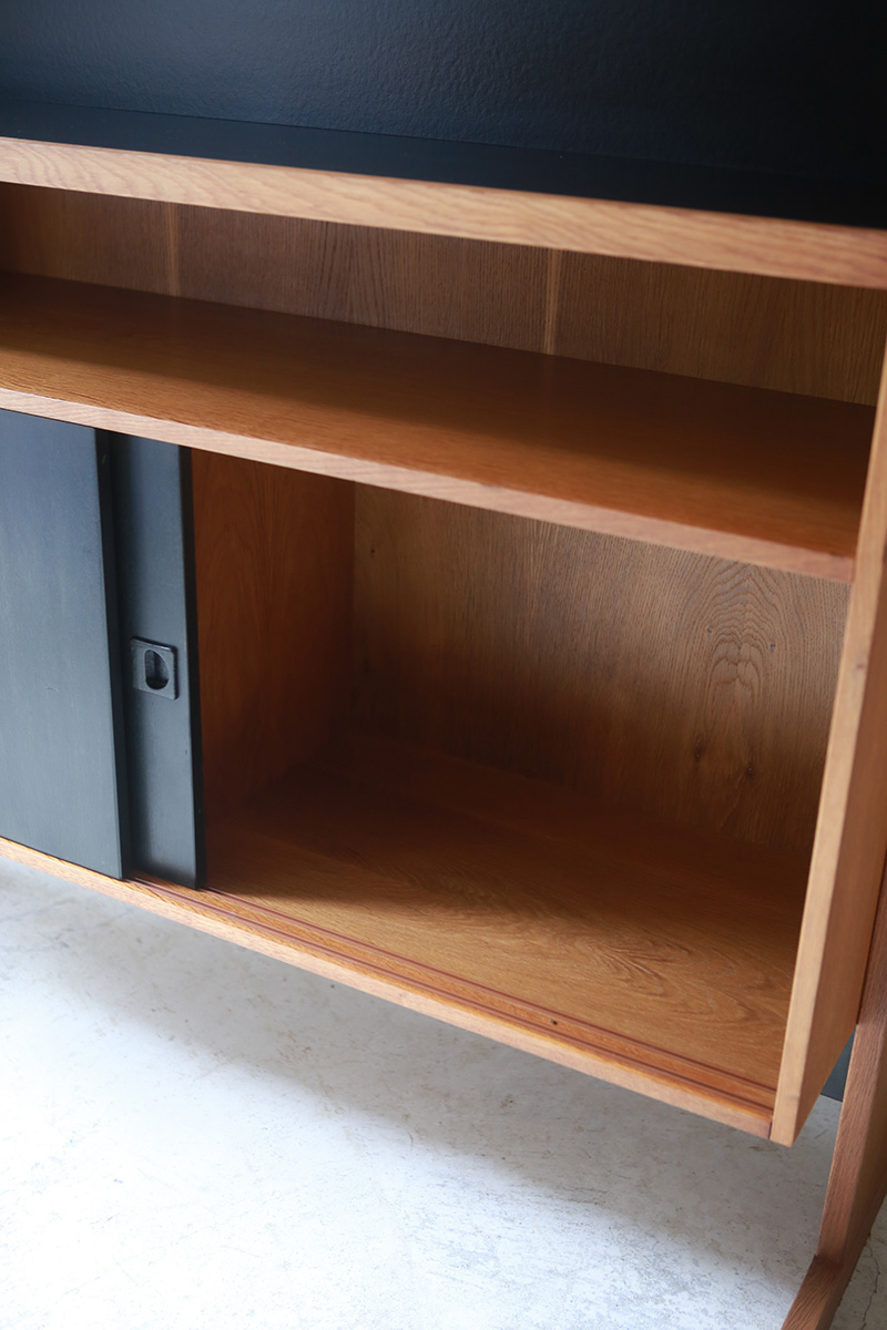 北欧ヴィンテージ家具 デンマークのNeils Erik デザインのVantinge Mobelindustri 社製 バーキャビネット