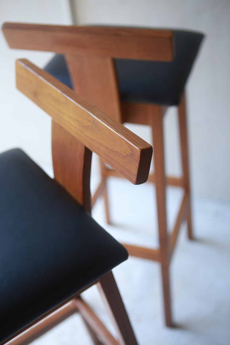 北欧ヴィンテージ家具 デンマークのNeils Erik デザインのVantinge Mobelindustri 社製 バーキャビネット