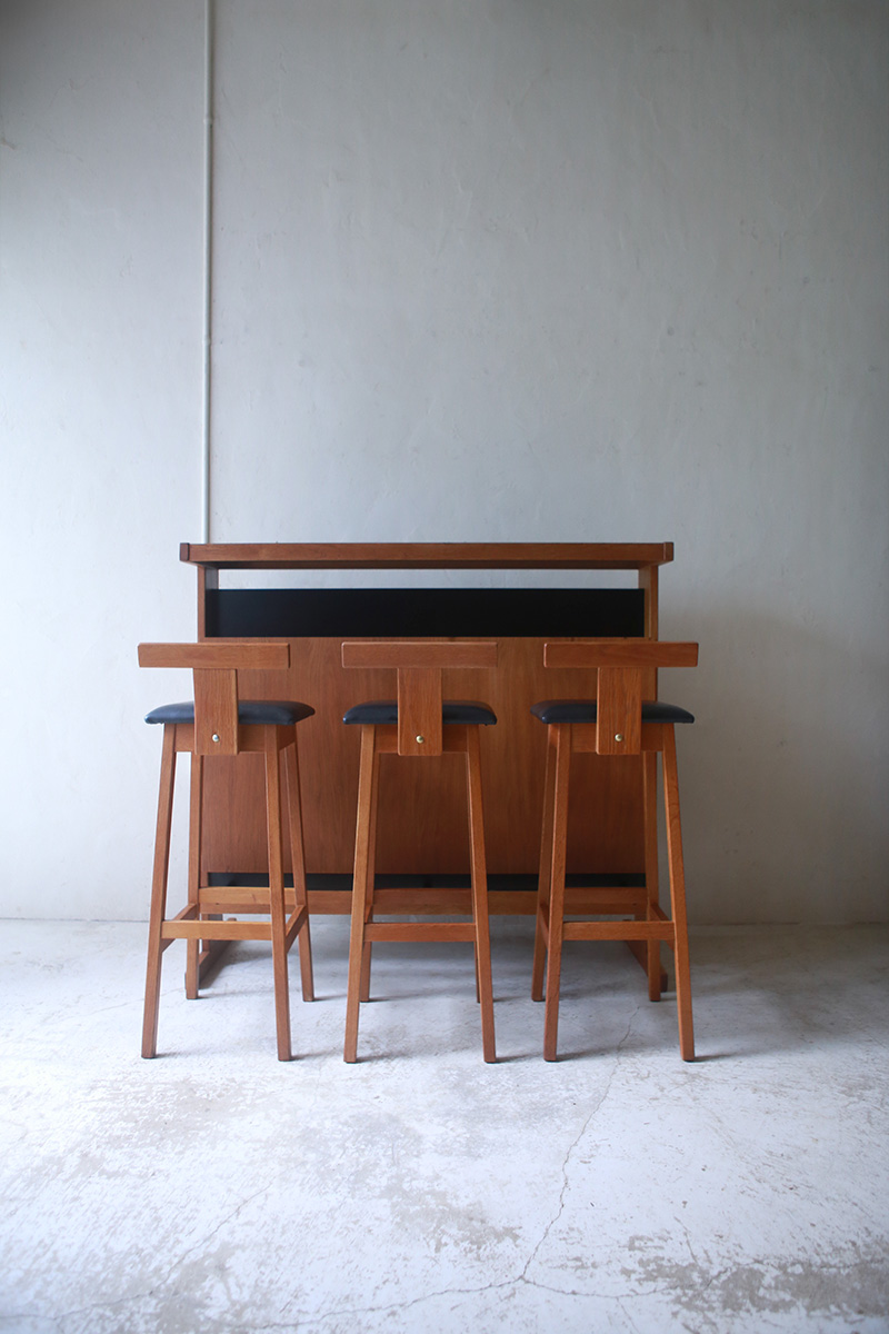 北欧ヴィンテージ家具 デンマークのNeils Erik デザインのVantinge Mobelindustri 社製 バーキャビネット