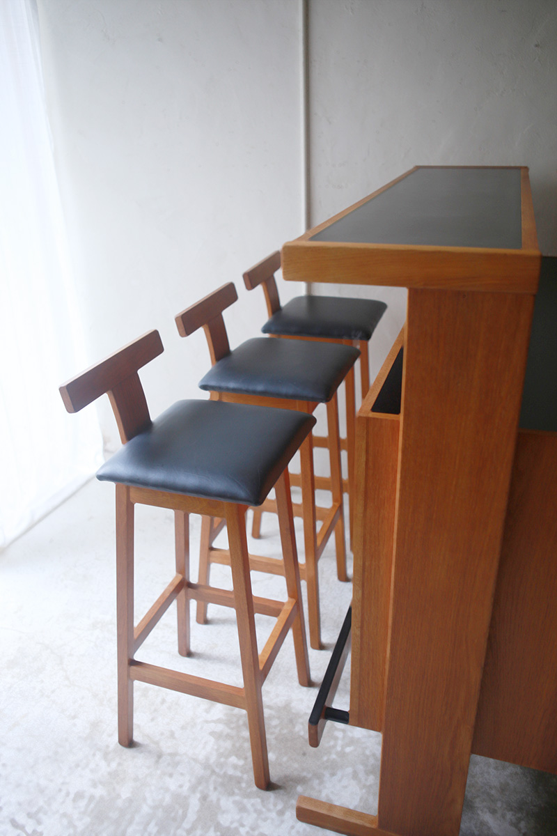 北欧ヴィンテージ家具 デンマークのNeils Erik デザインのVantinge Mobelindustri 社製 バーキャビネット