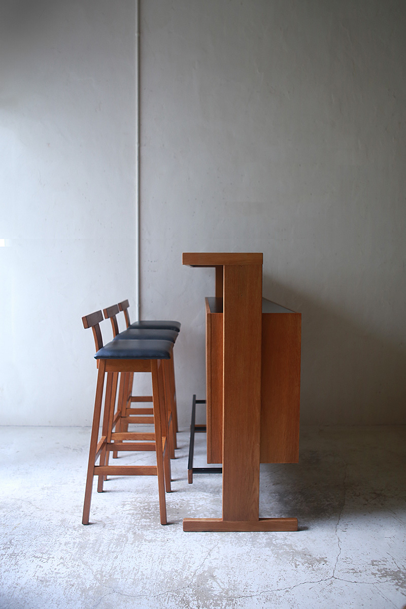 北欧ヴィンテージ家具 デンマークのNeils Erik デザインのVantinge Mobelindustri 社製 バーキャビネット