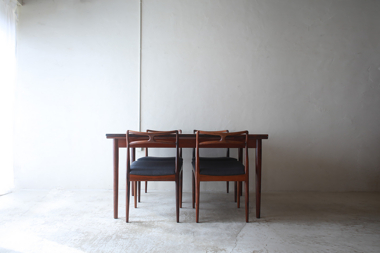 北欧ヴィンテージ家具 デンマーク製 ローズウッド材 エクステンションダイニングテーブル