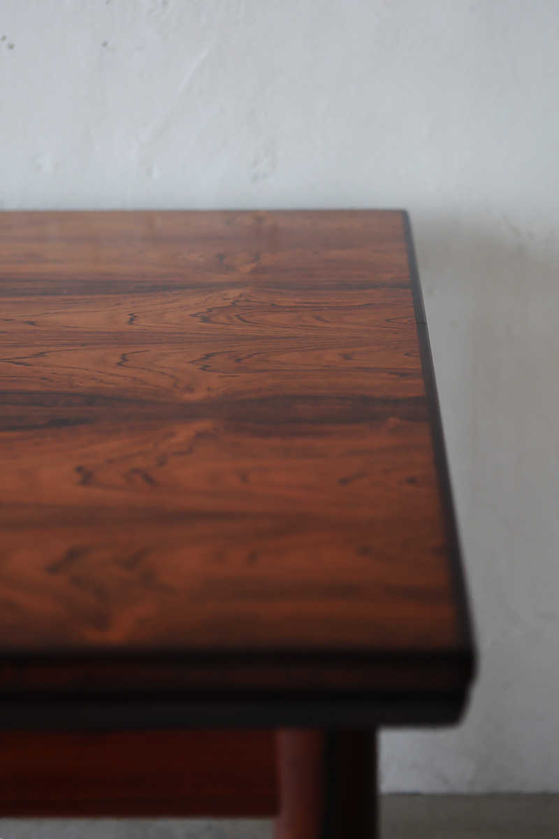 北欧ヴィンテージ家具 デンマーク製 ローズウッド材 エクステンションダイニングテーブル