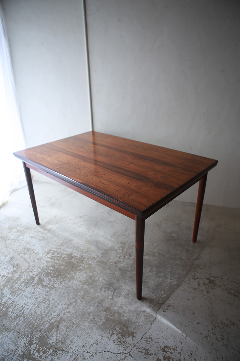 北欧ヴィンテージ家具 デンマーク製 ローズウッド材 エクステンションダイニングテーブル
