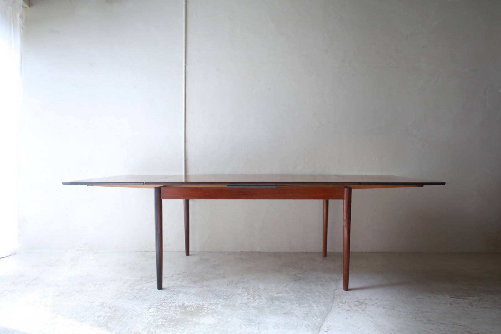 北欧ヴィンテージ家具 デンマーク製 ローズウッド材 エクステンションダイニングテーブル