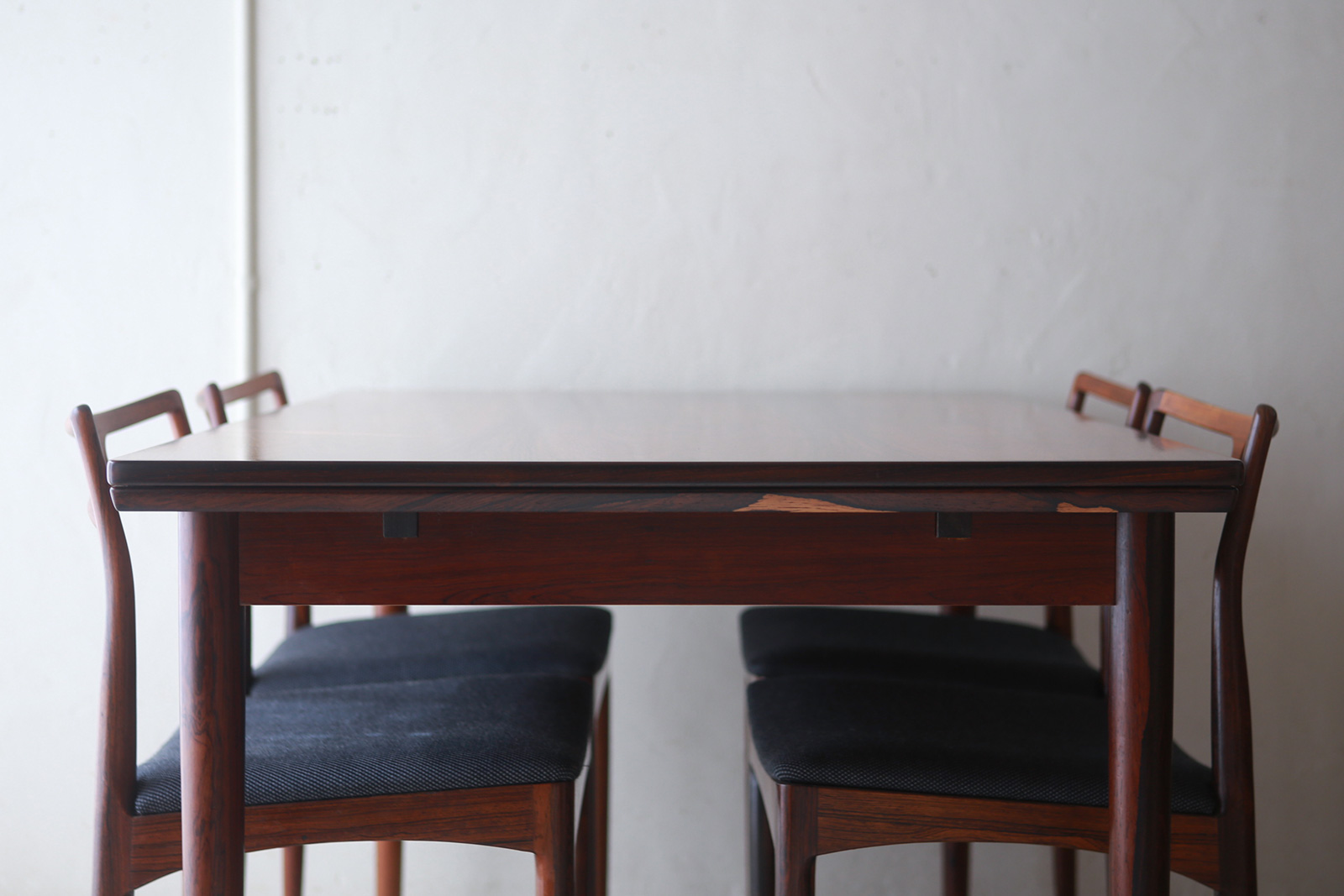 北欧ヴィンテージ家具 デンマーク製 ローズウッド材 エクステンションダイニングテーブル