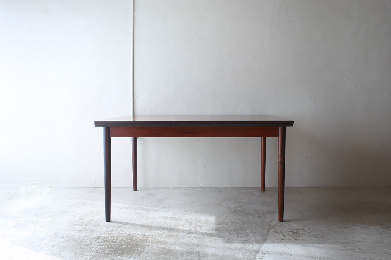 北欧ヴィンテージ家具 デンマーク製 ローズウッド材 エクステンションダイニングテーブル